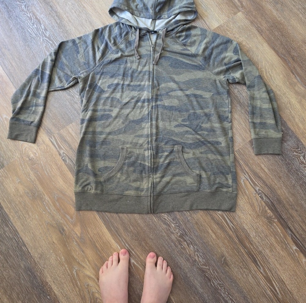 Torrid Full-Zip Hooded Sweater in Olive Camo - Picture 3 of 3